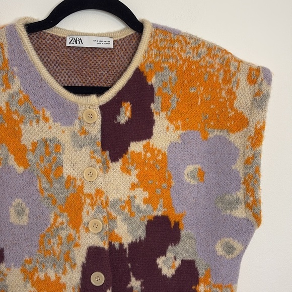 Zara Floral Jacquard Oversized Sweater Vest - Picture 6 of 10